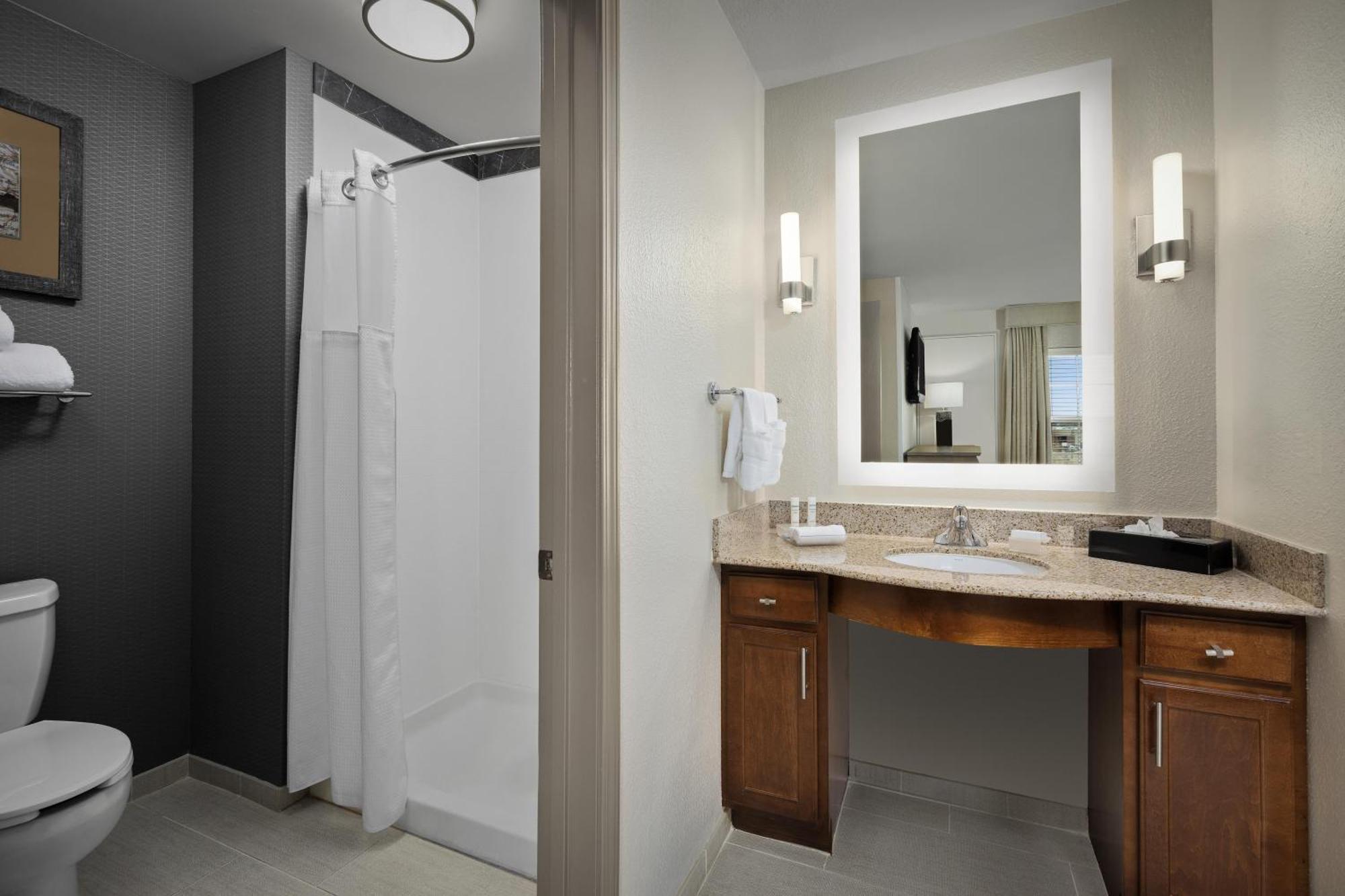 King Suite Whirlpool,1758309979:JPEG